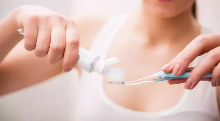 Diş Macunu Kullanımında Yaygın Yapılan Hatalar